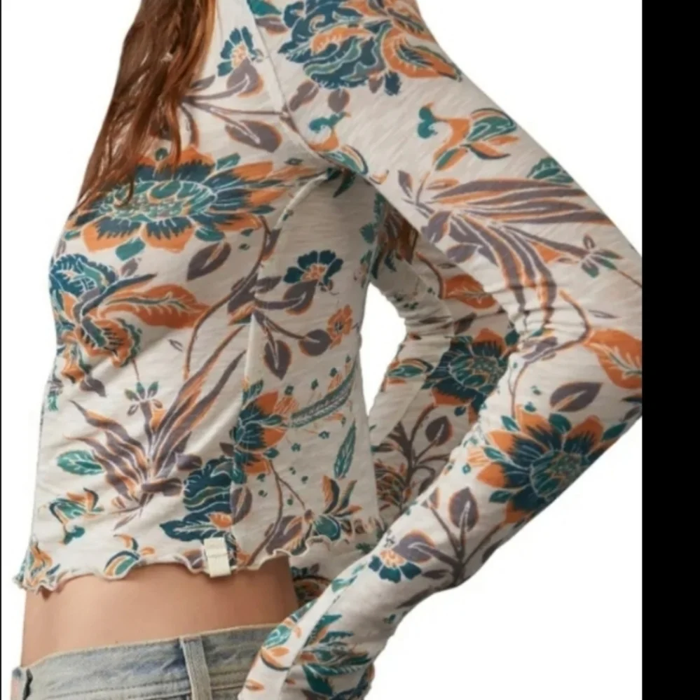 NWT FREE PEOPLE Dreamed of Your  Floral Ruched Long sleeve size medium Tops